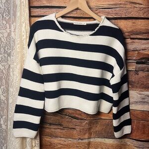 Moon & Madison Navy and White Knit Top (003)